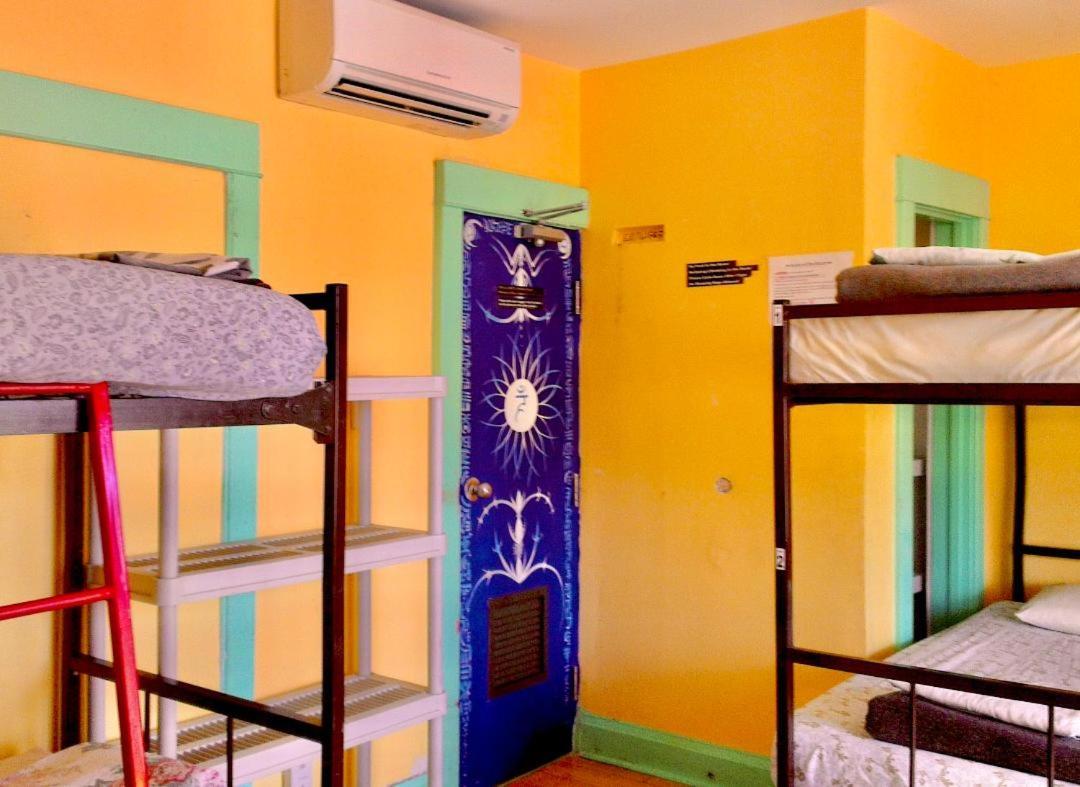The Only Backpacker's (adults Only) Guest house Toronto